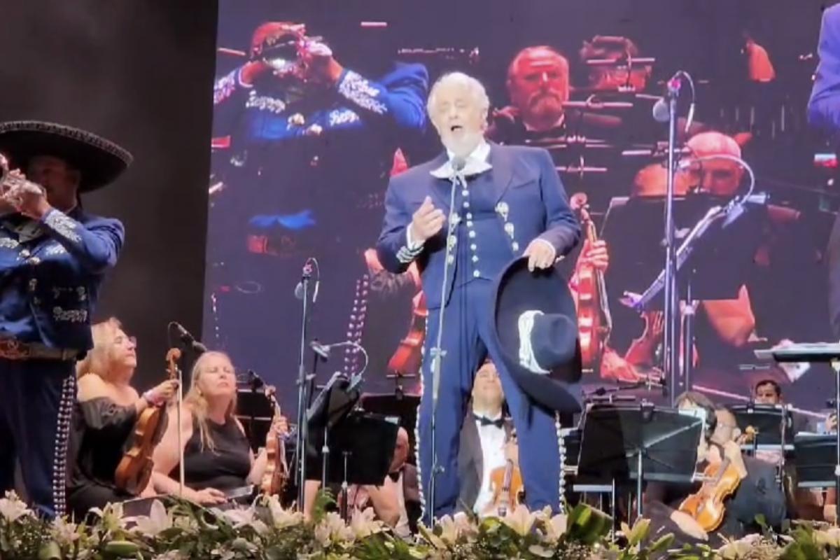 Plácido Domingo ofrece memorable concierto en el Foro de las Estrellas 