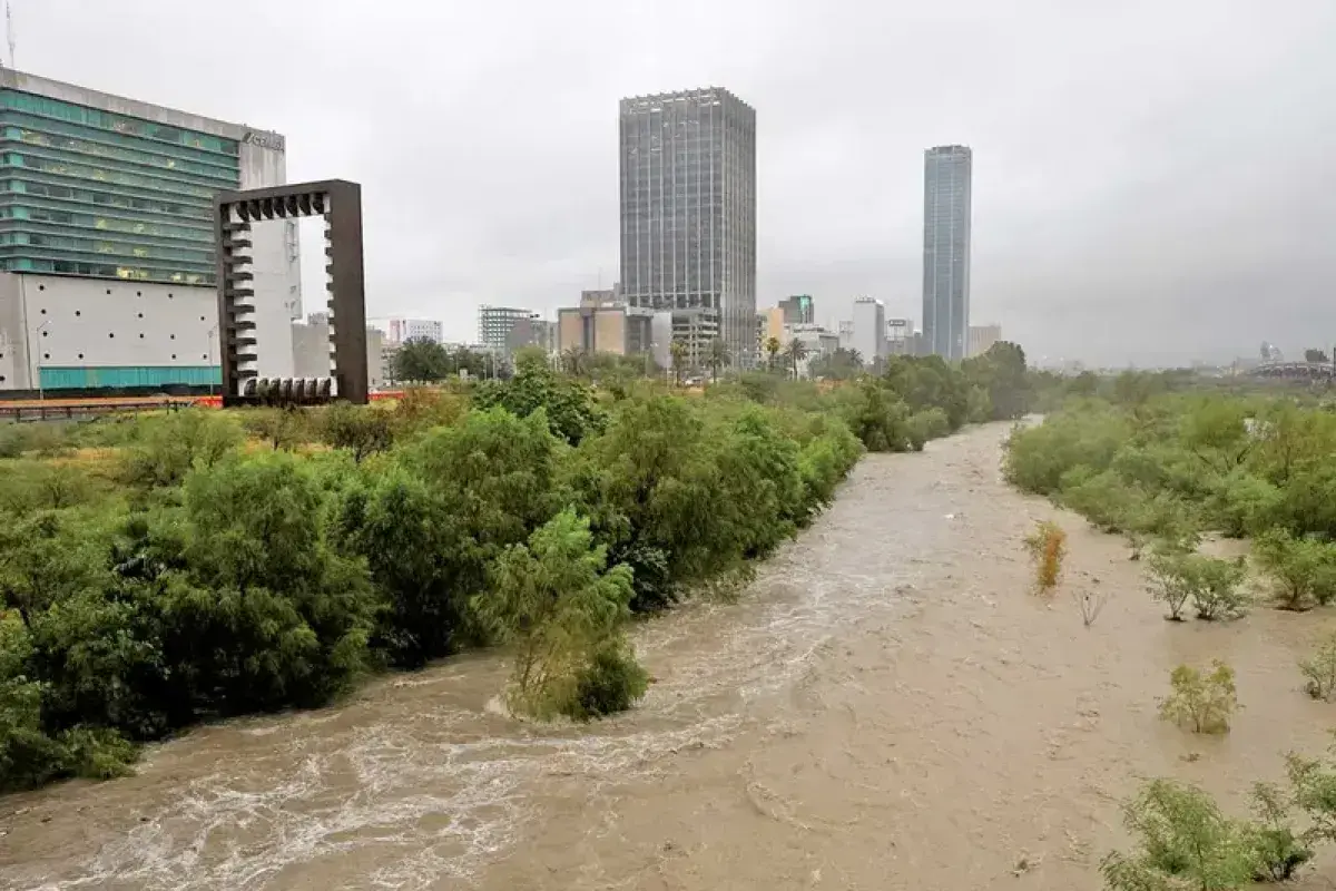 Río desbordado 