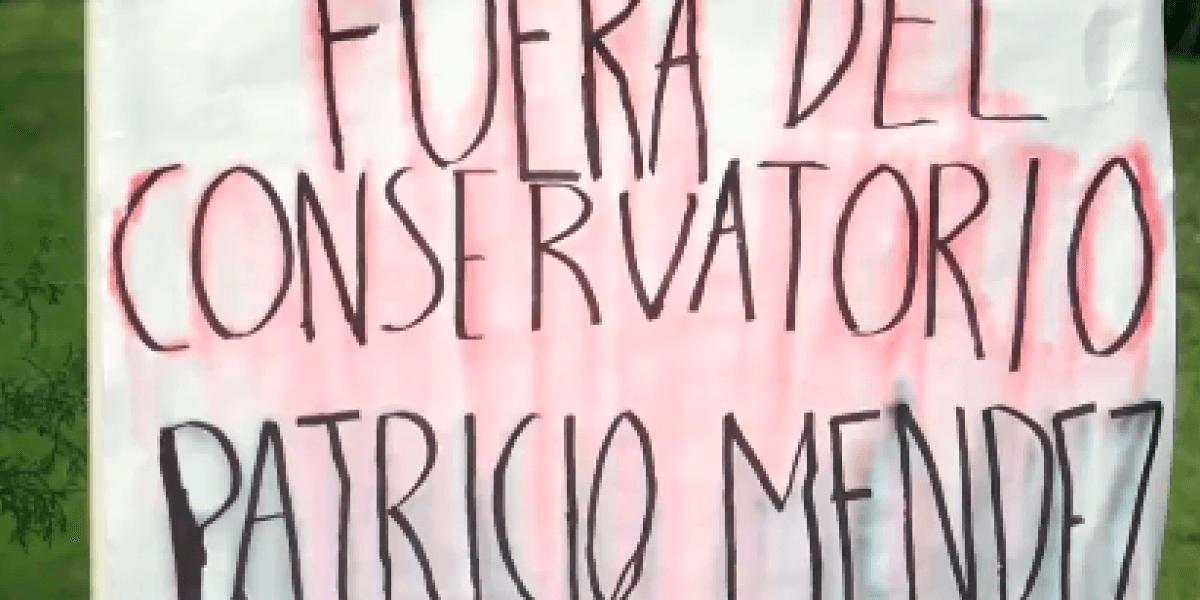 Protestan contra Patricio Méndez Garrido 