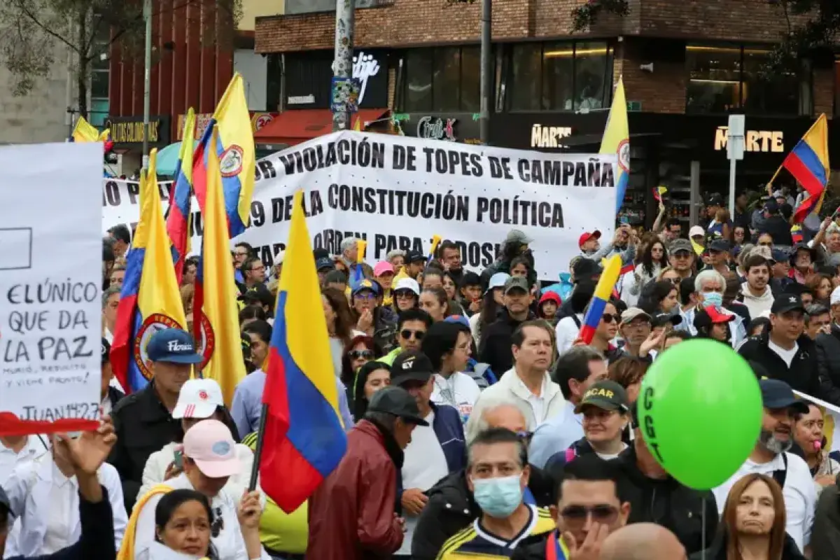Colombia: Miles protestan contra el gobierno de Gustavo Petro