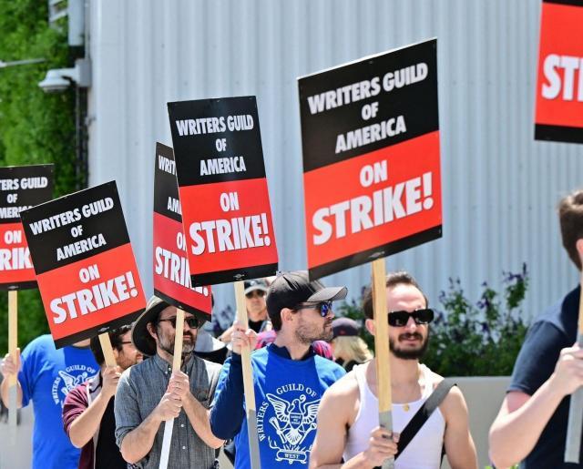 Reportan acuerdo tentativo para poner fin a la huelga de guionistas de Hollywood 